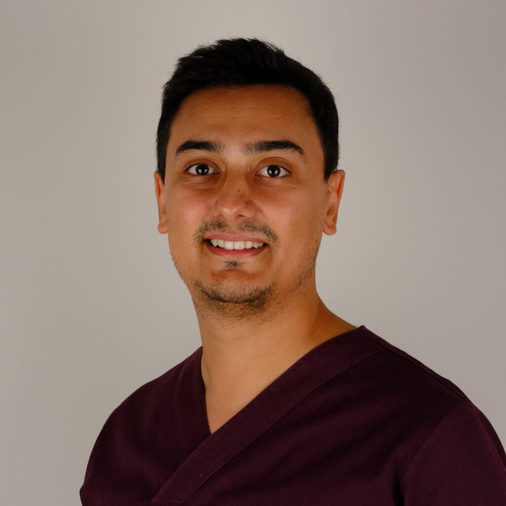Dr. Adil Yavuz